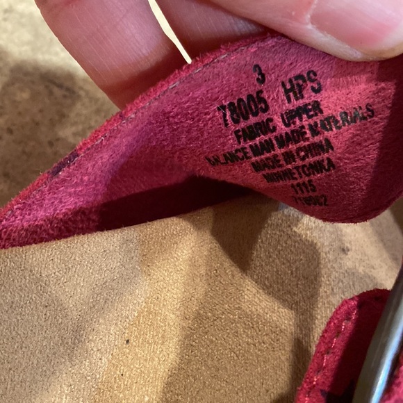 Girls Minnetonka sandals size 3 - Picture 7 of 8